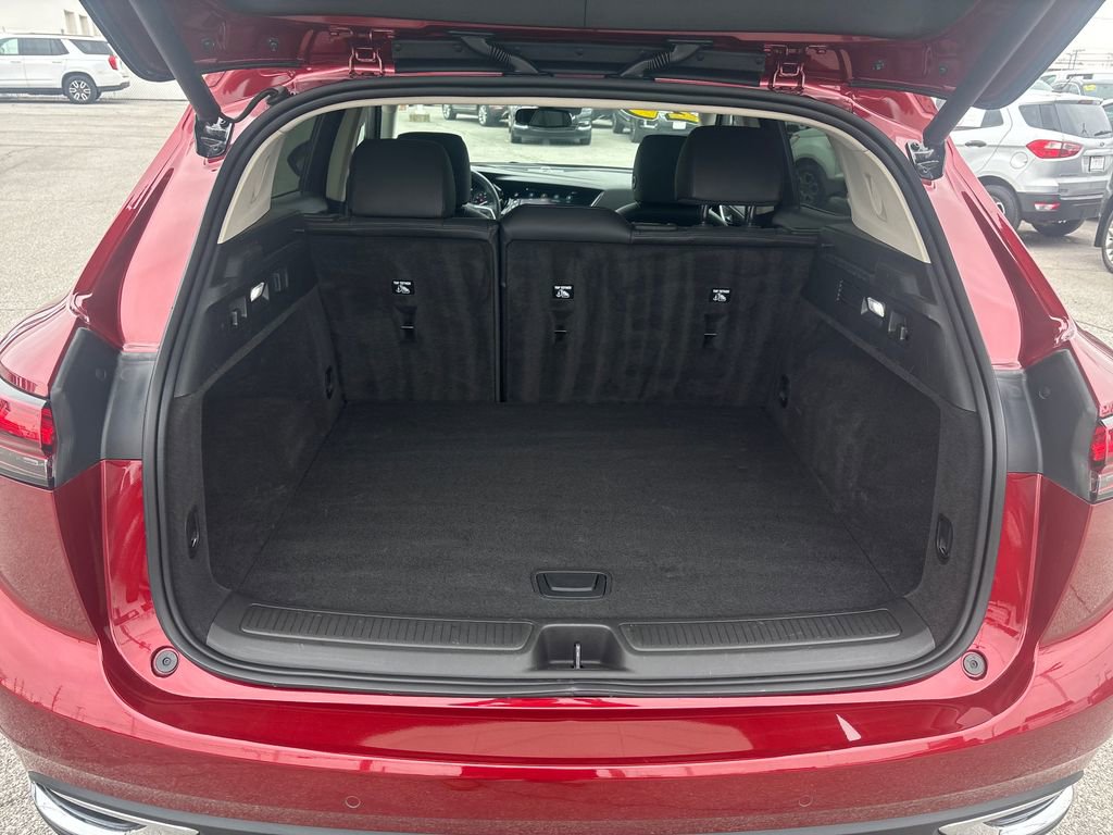 Used 2023 Buick Envision Essence image 28