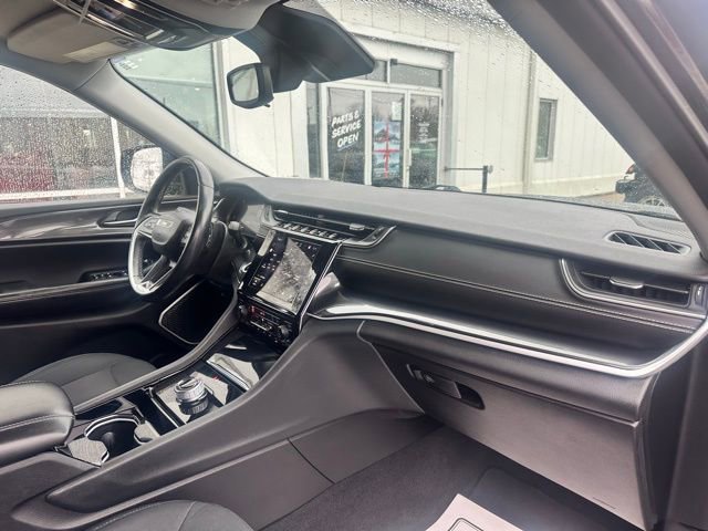 Used 2021 Jeep Grand Cherokee L Laredo w/ Luxury Tech Group I image 16