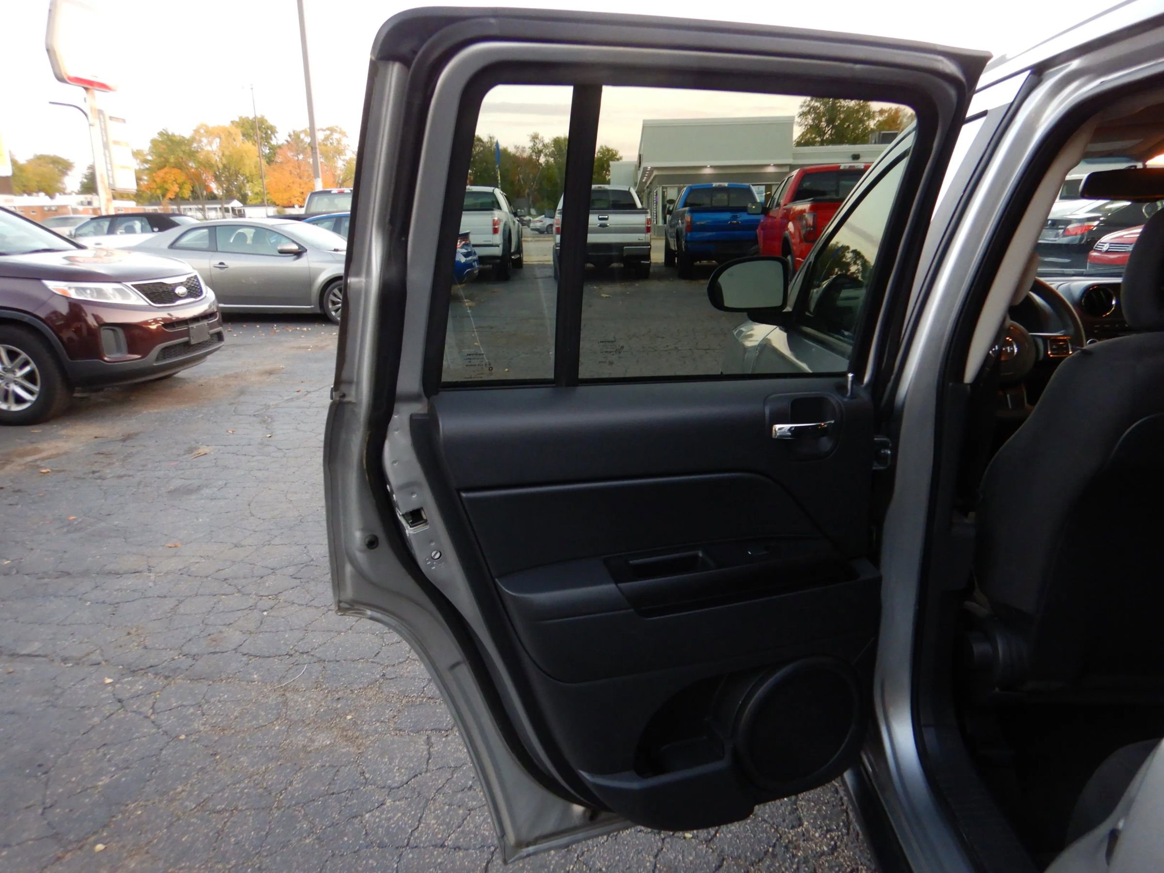 Used 2016 Jeep Compass Sport w/ Power Value Group image 10