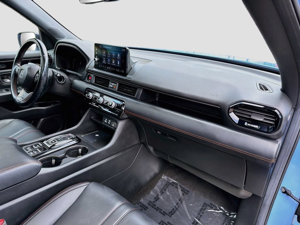 Used 2025 Honda Pilot TrailSport image 34