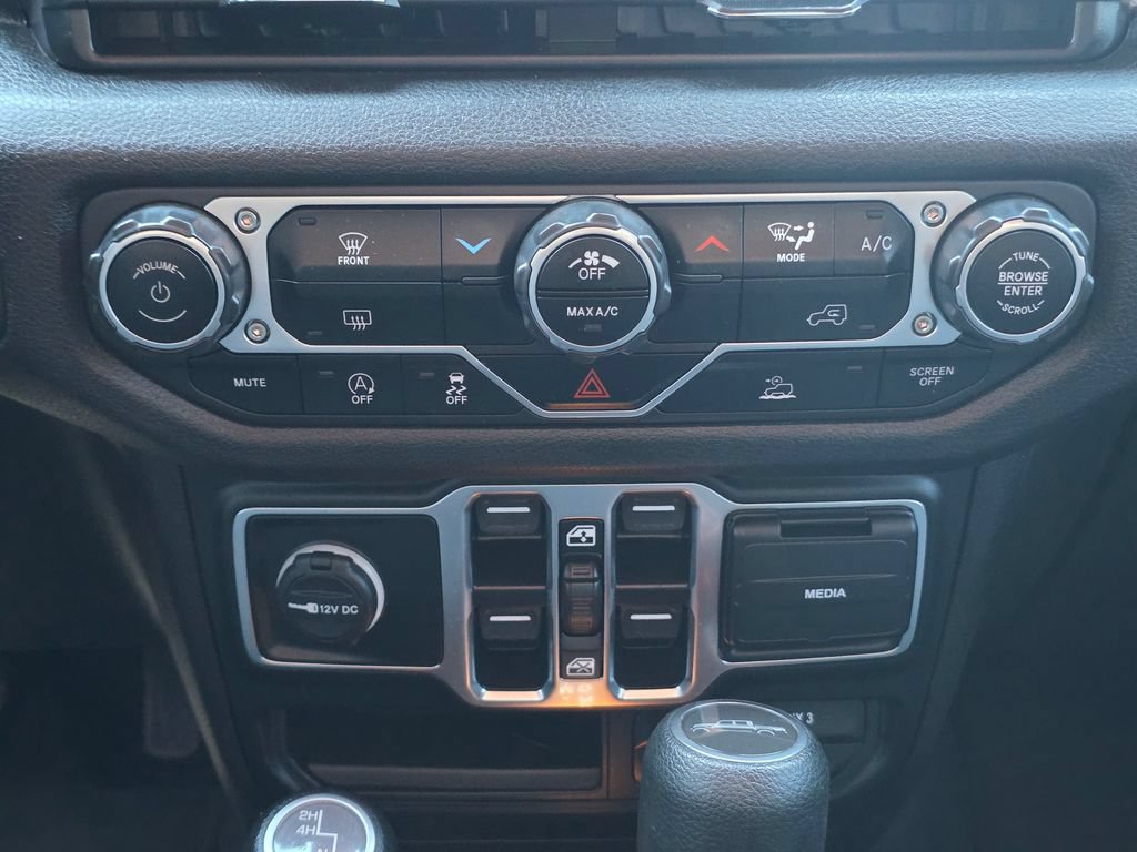 Used 2024 Jeep Gladiator Sport AWD/4WD image 12