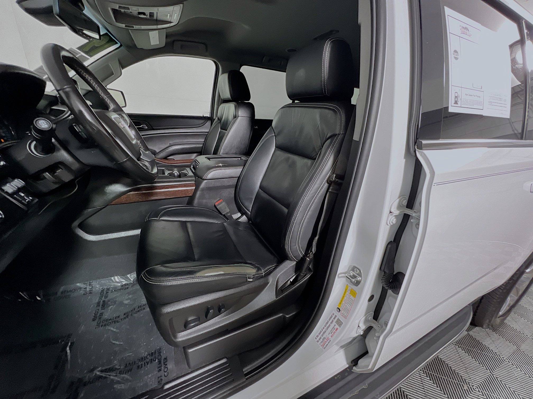 Used 2019 GMC Yukon XL SLE w/ SLE Value Package image 15