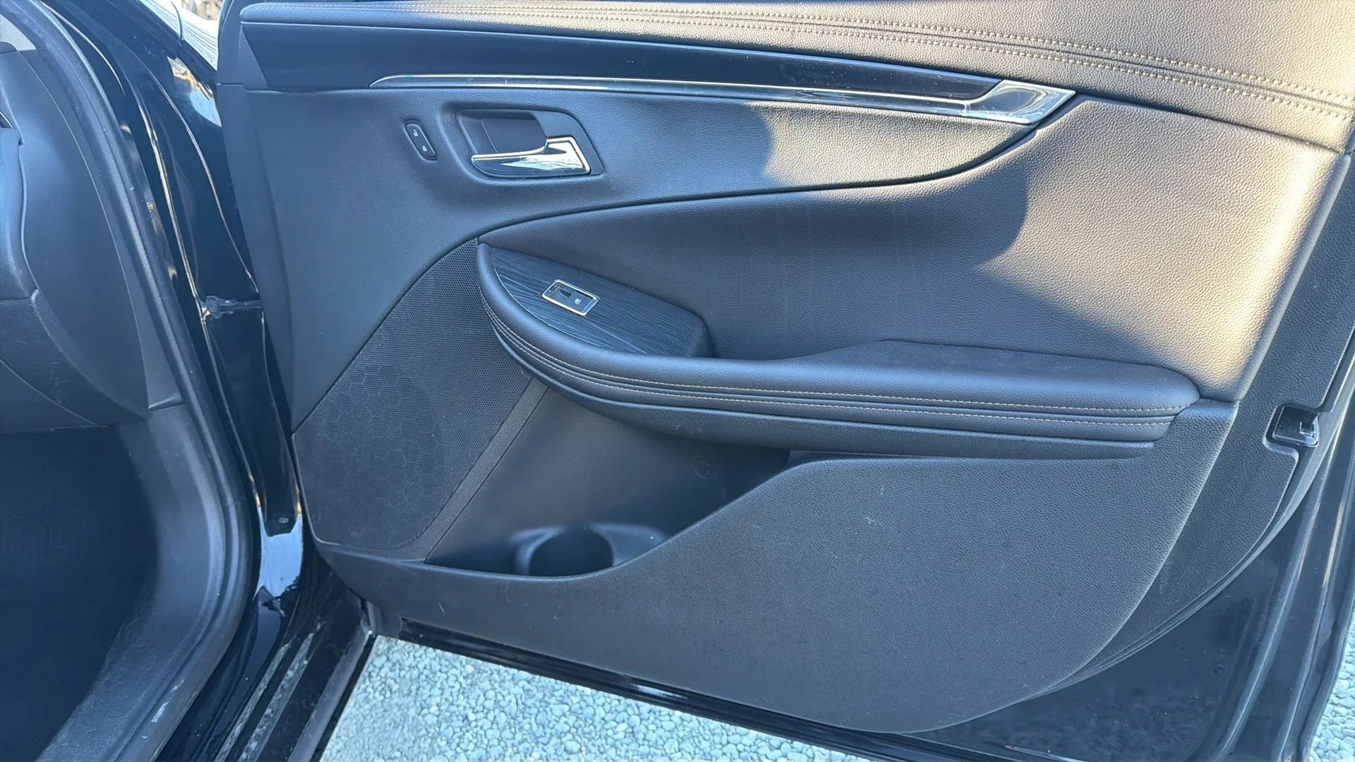 Used 2018 Chevrolet Impala LT image 35