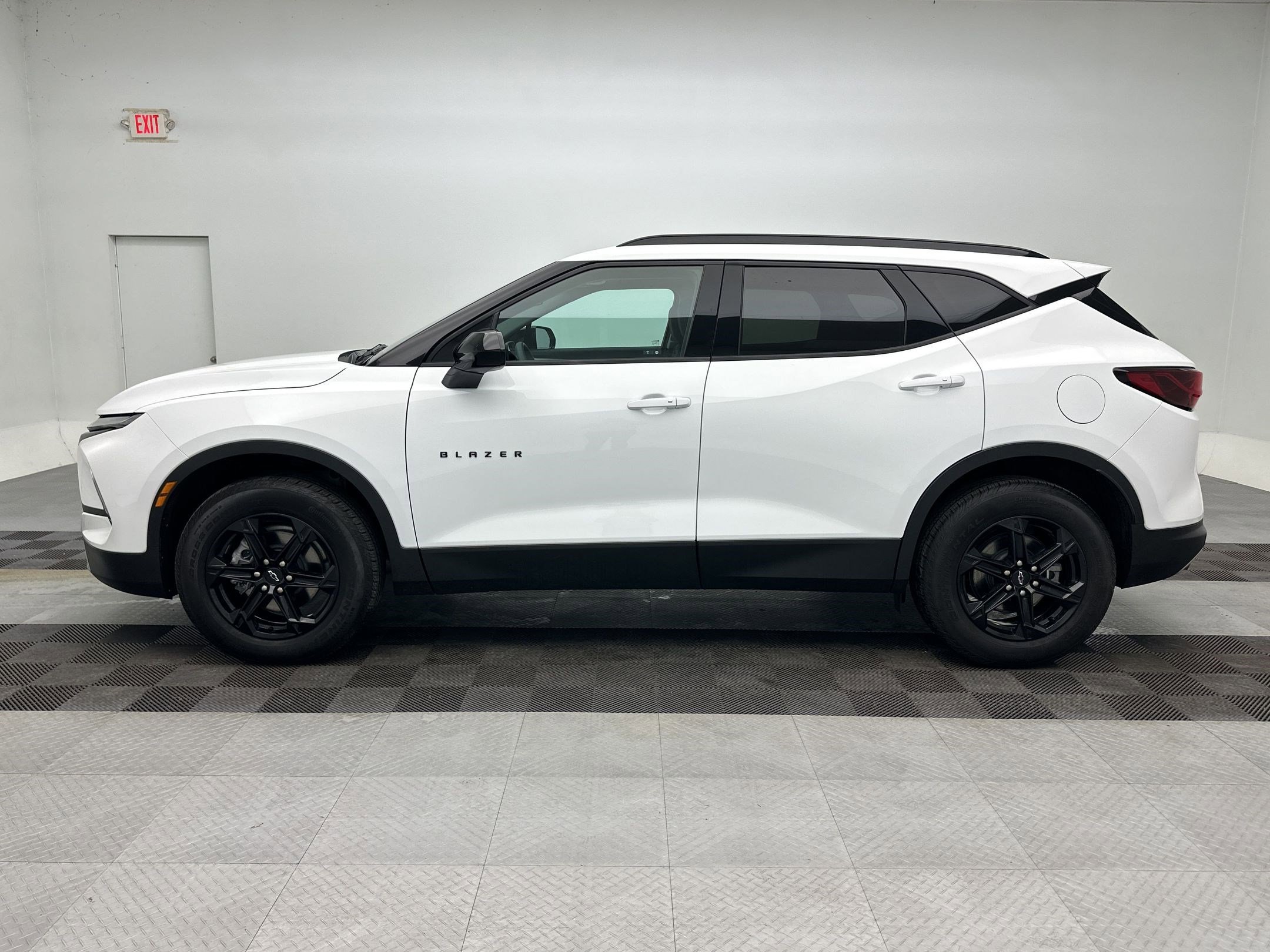 Certified 2025 Chevrolet Blazer LT w/ Convenience Package image 2