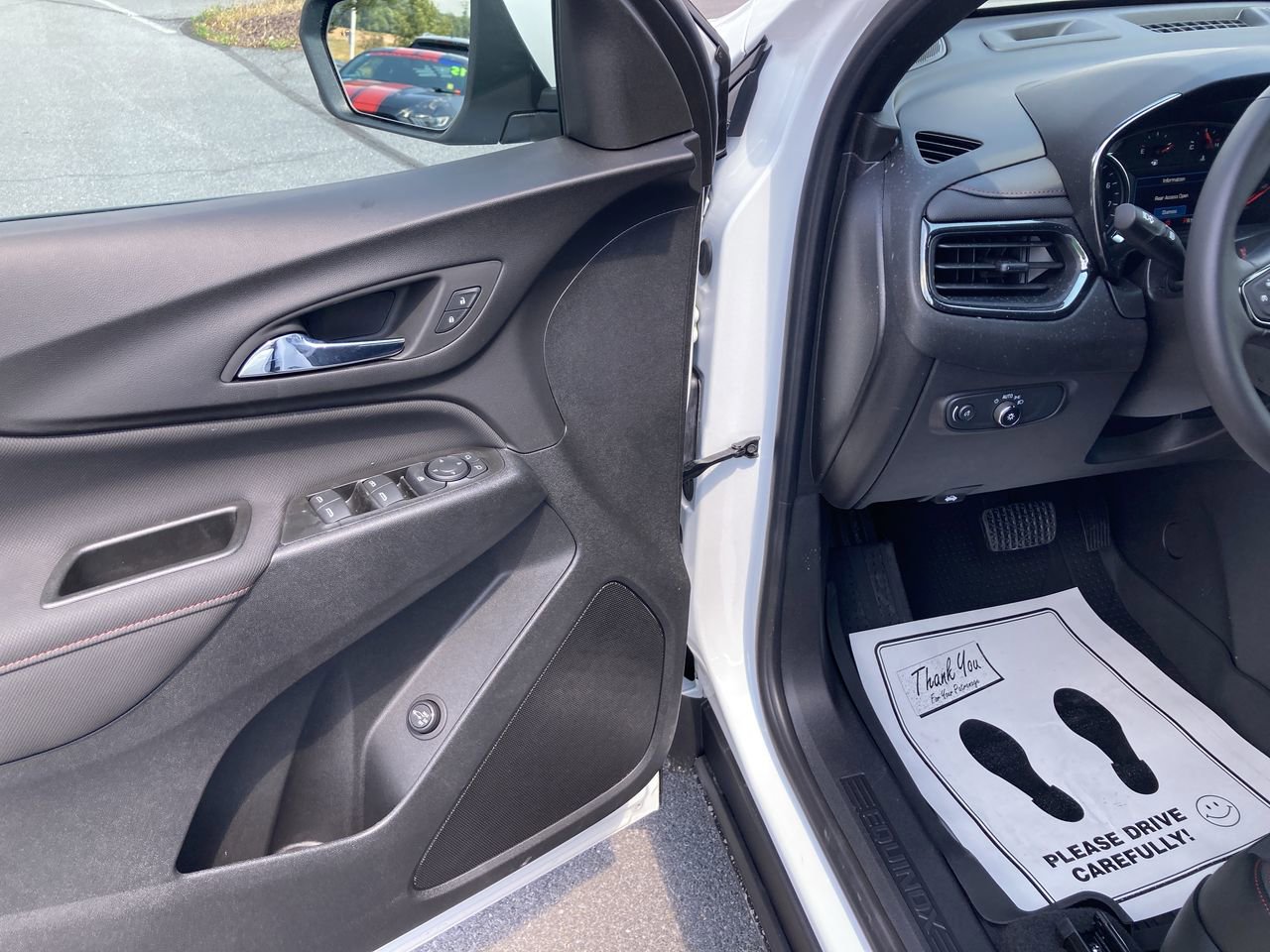 Used 2022 Chevrolet Equinox RS w/ LPO, Floor Liner Package AWD/4WD image 21