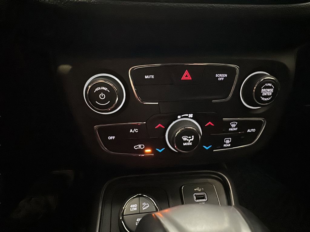 Used 2019 Jeep Compass Trailhawk w/ Cold Weather Group AWD/4WD image 27