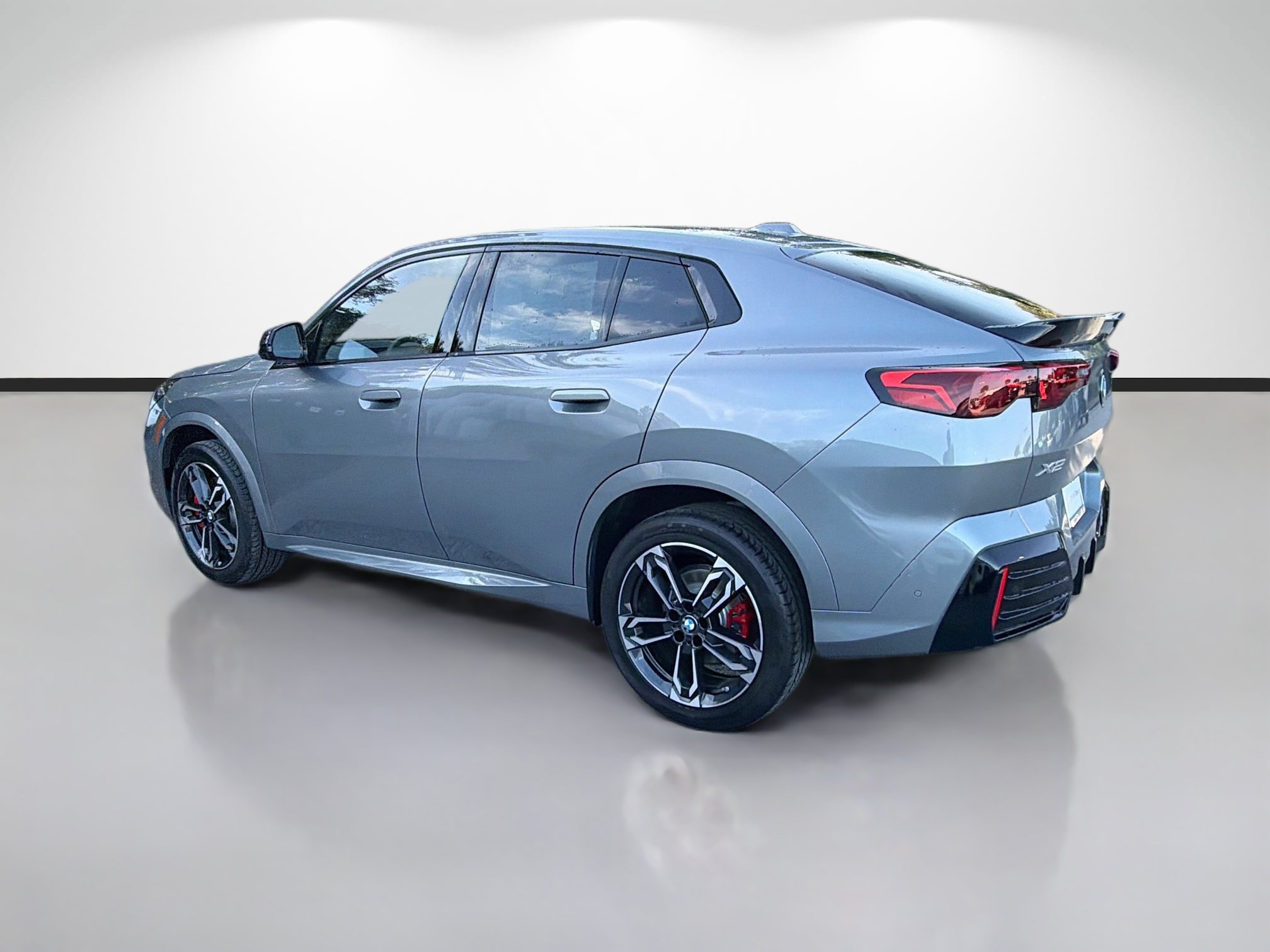 New 2026 BMW X2 xDrive28i w/ Technology Package AWD/4WD image 5