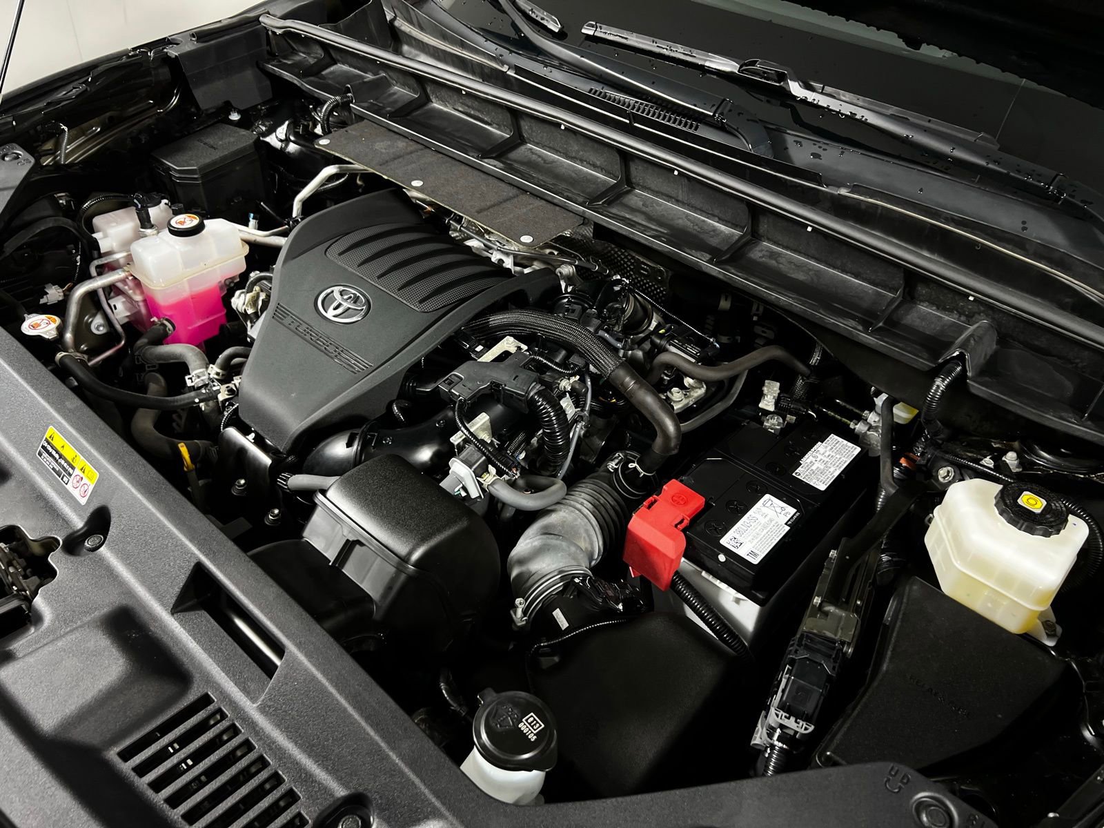 Certified 2023 Toyota Highlander LE image 11