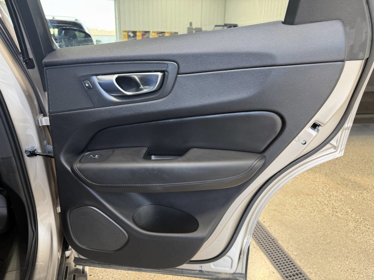 Used 2024 Volvo XC60 T8 Core AWD/4WD image 28