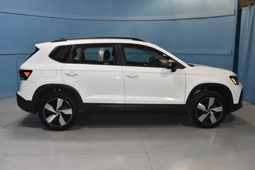 Certified 2025 Volkswagen Taos S AWD/4WD image 17