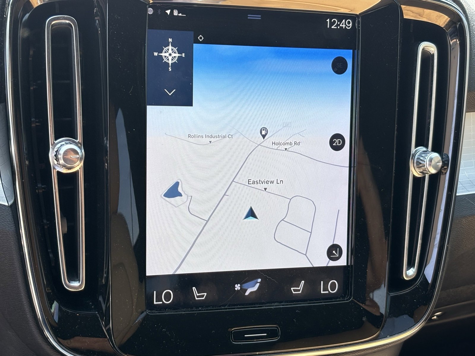 Used 2020 Volvo XC40 T5 Momentum w/ Protection Package Premier image 10