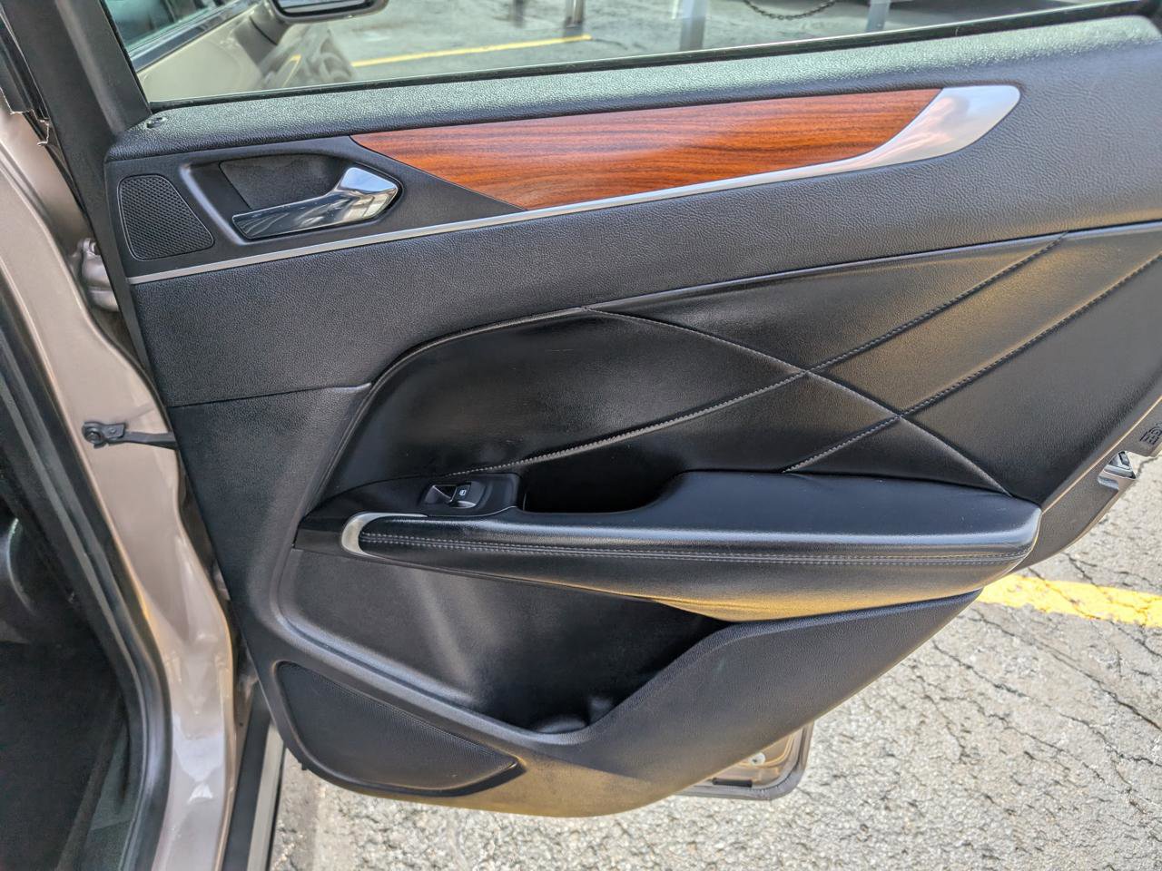 Used 2019 Lincoln MKC Select w/ Select Plus Package image 24