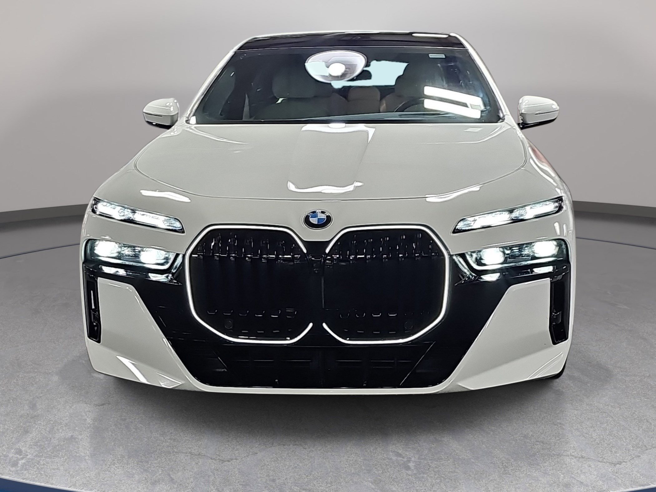 Certified 2025 BMW 760i xDrive w/ Executive Package AWD/4WD image 2