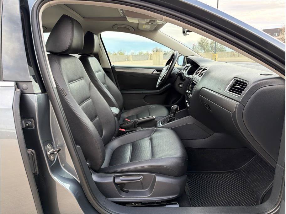 Used 2013 Volkswagen Jetta TDI image 14