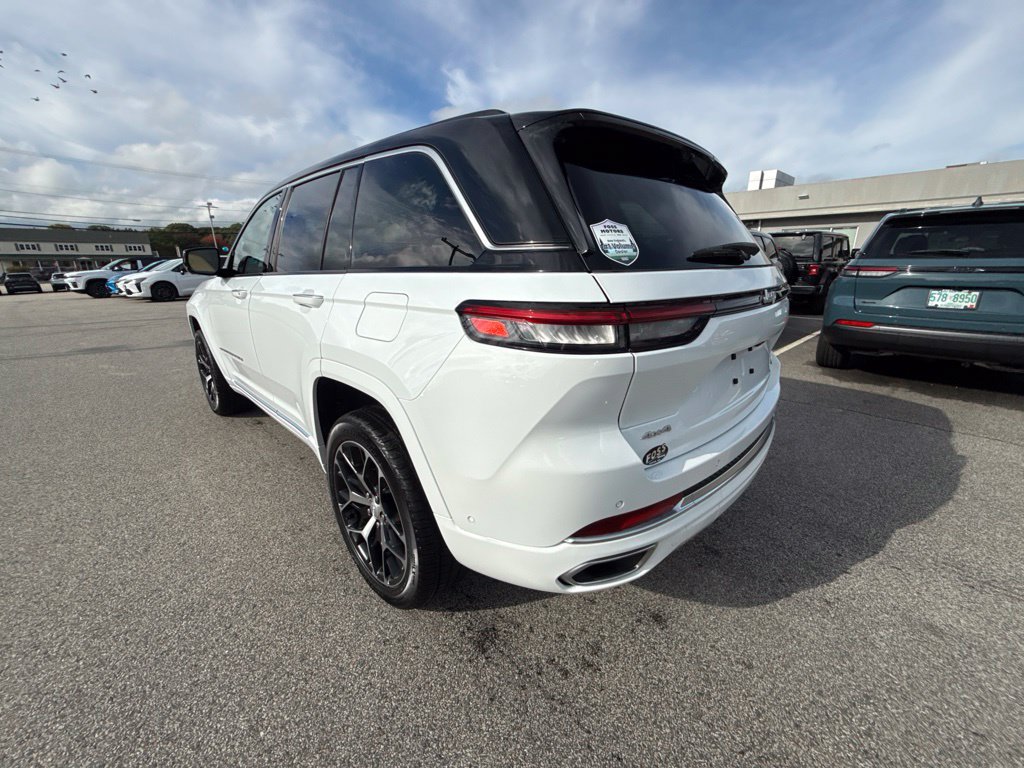 Certified 2025 Jeep Grand Cherokee Summit AWD/4WD image 3