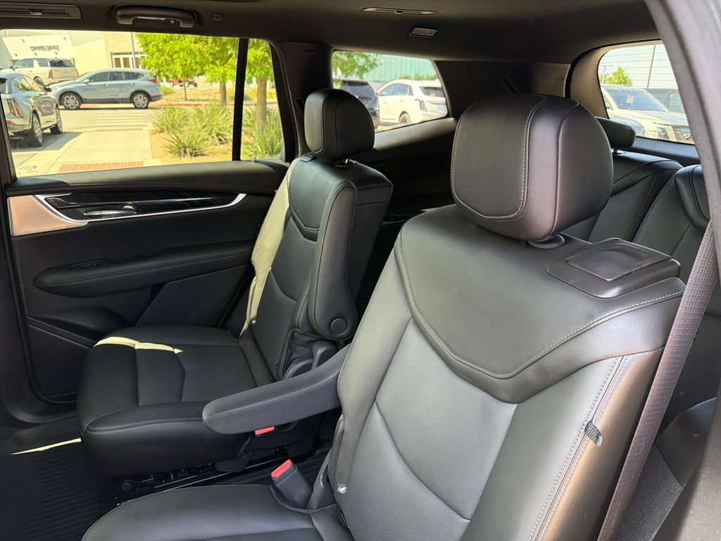 Certified 2023 Cadillac XT6 Premium Luxury w/ Technology Package FWD image 37