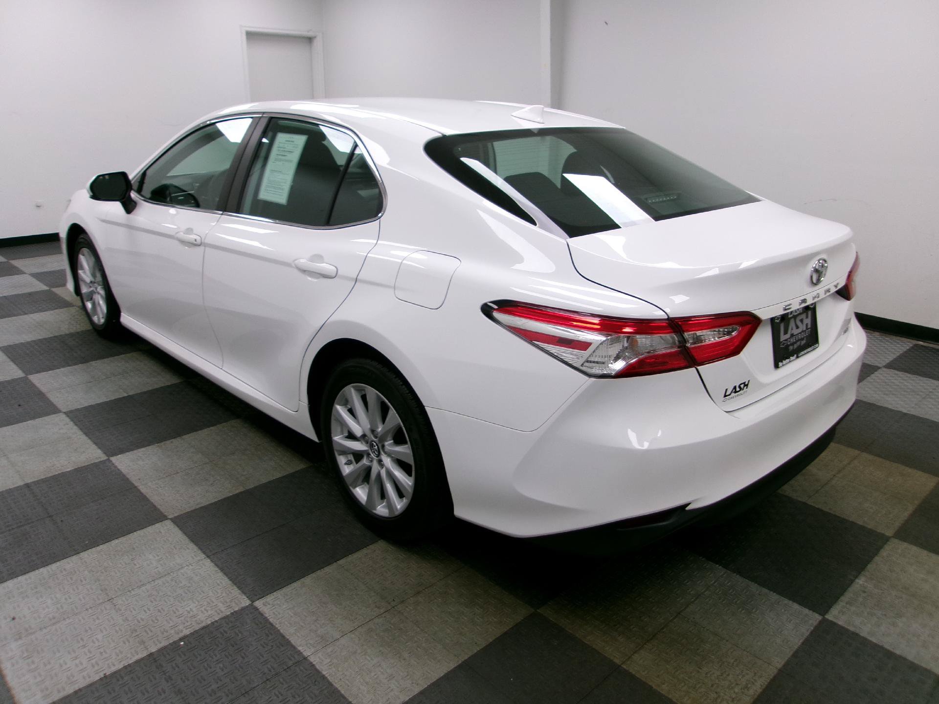 Used 2019 Toyota Camry LE FWD image 2