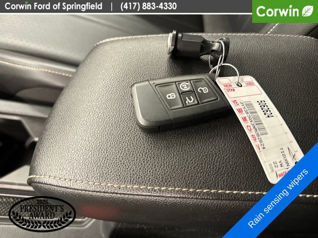 Used 2022 Volkswagen Tiguan SE FWD image 28