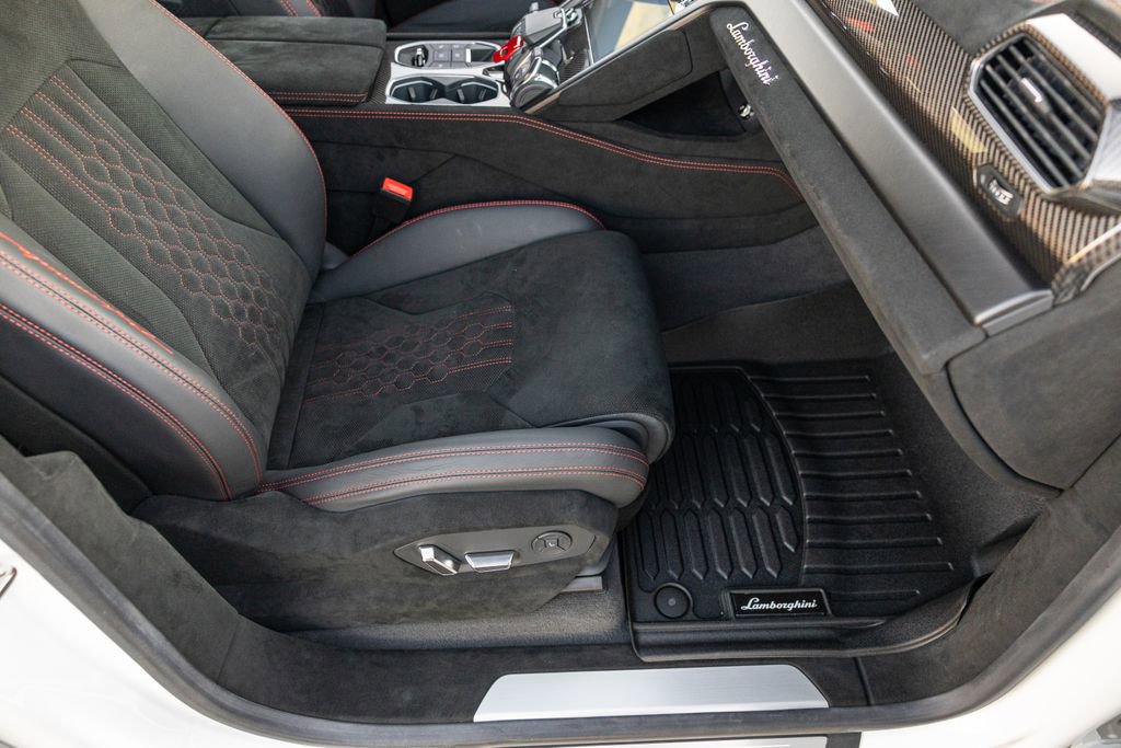 Used 2023 Lamborghini Urus Performante image 36