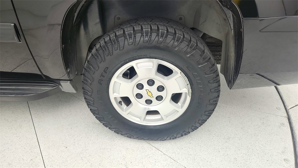 Used 2009 Chevrolet Suburban LS image 26