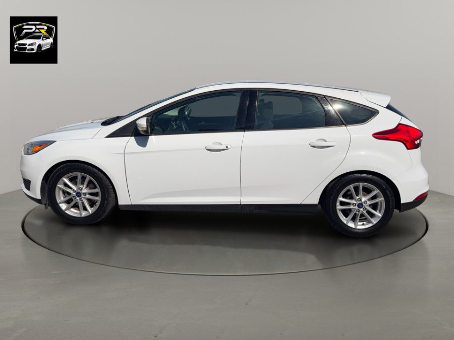Used 2016 Ford Focus SE FWD image 2