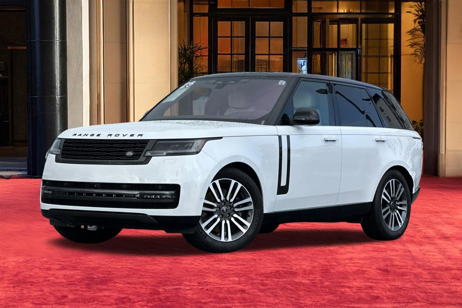 Used 2023 Land Rover Range Rover SE image 1