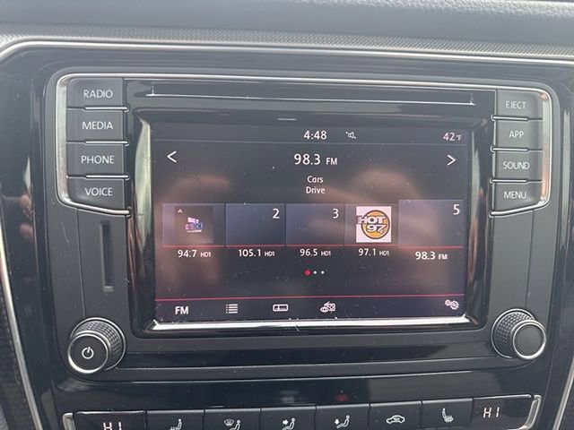 Used 2018 Volkswagen Passat 3.6 FWD image 9