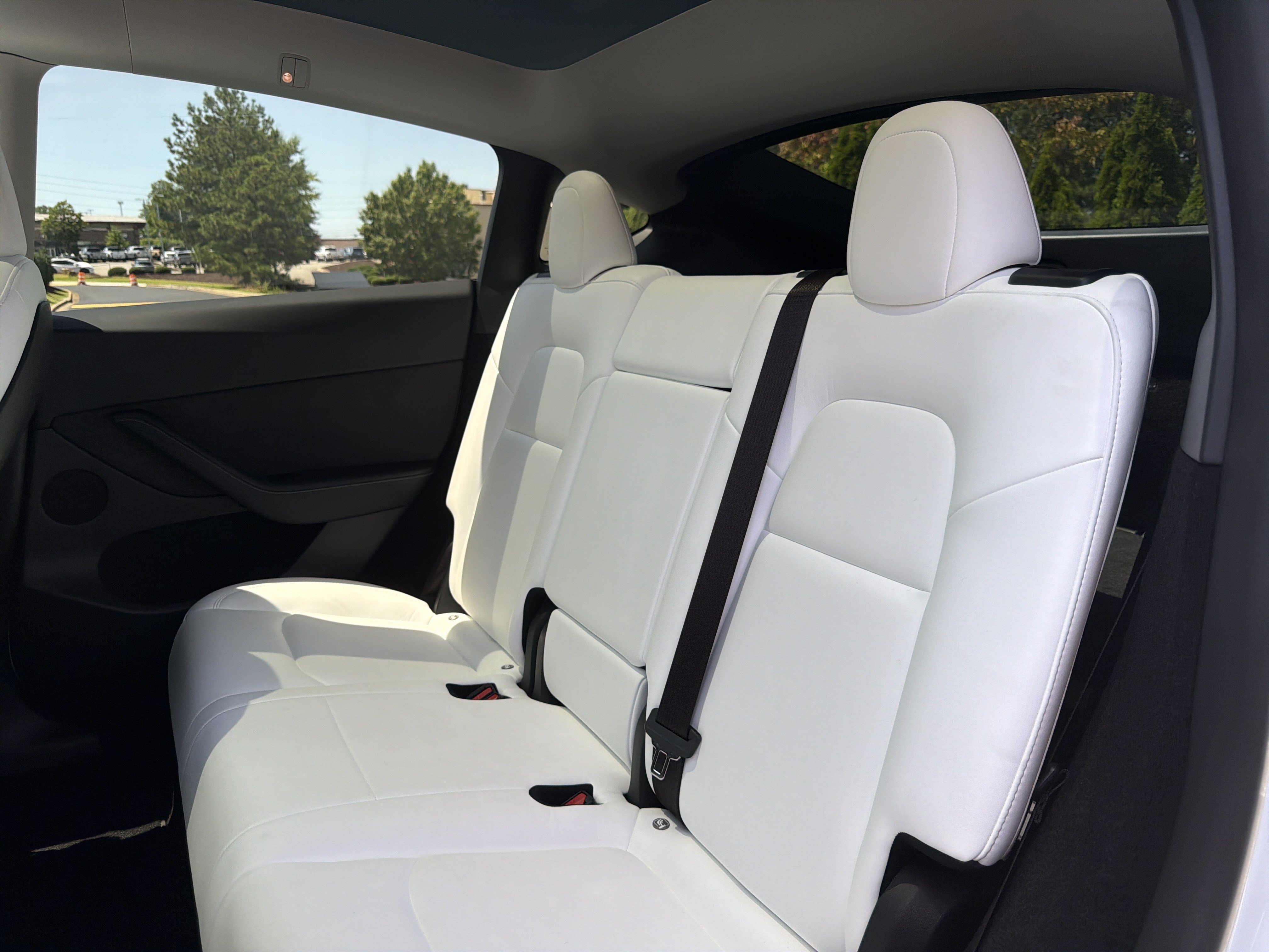 Used 2023 Tesla Model Y AWD image 9