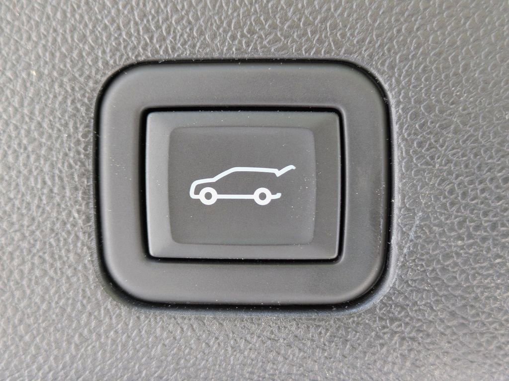 Used 2023 Chevrolet Tahoe High Country image 16