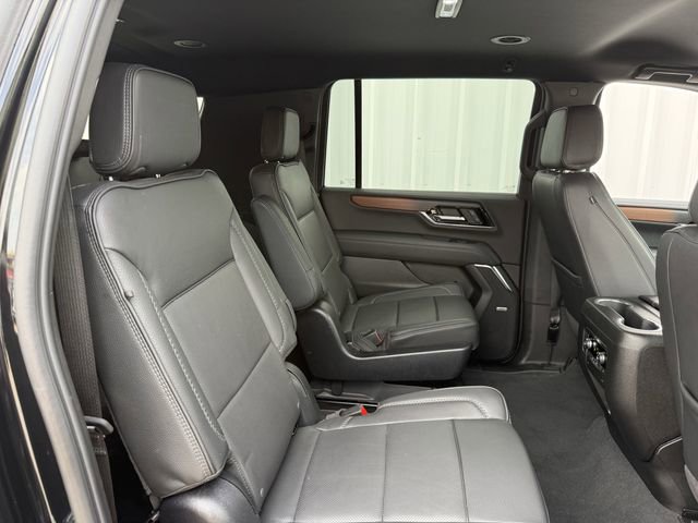 Used 2025 GMC Yukon XL Denali AWD/4WD image 30