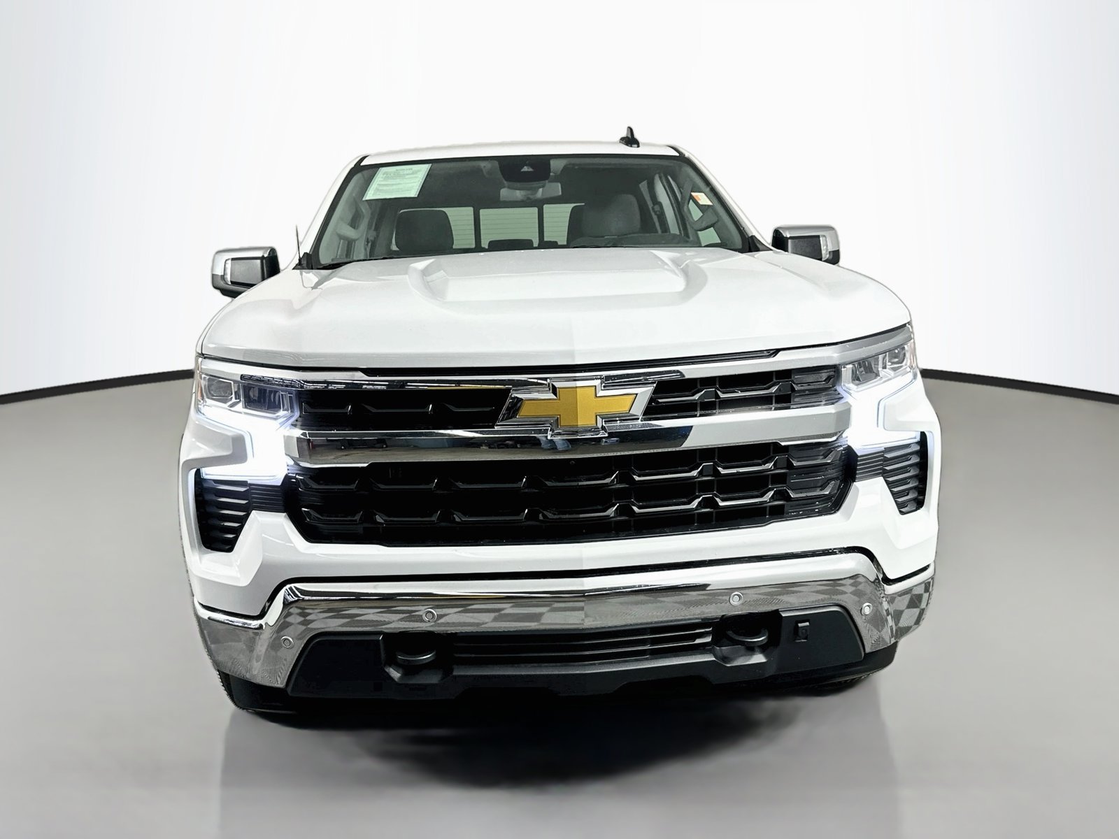 Used 2024 Chevrolet Silverado 1500 LT AWD/4WD image 2