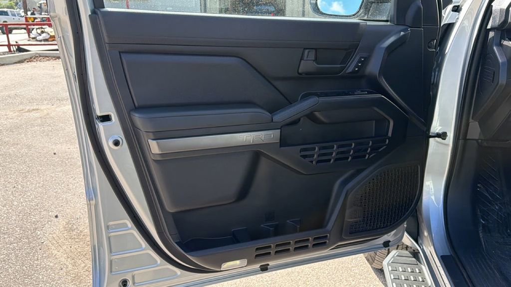 Certified 2025 Toyota 4Runner TRD Off-Road Premium w/ Tow Technology Package image 15