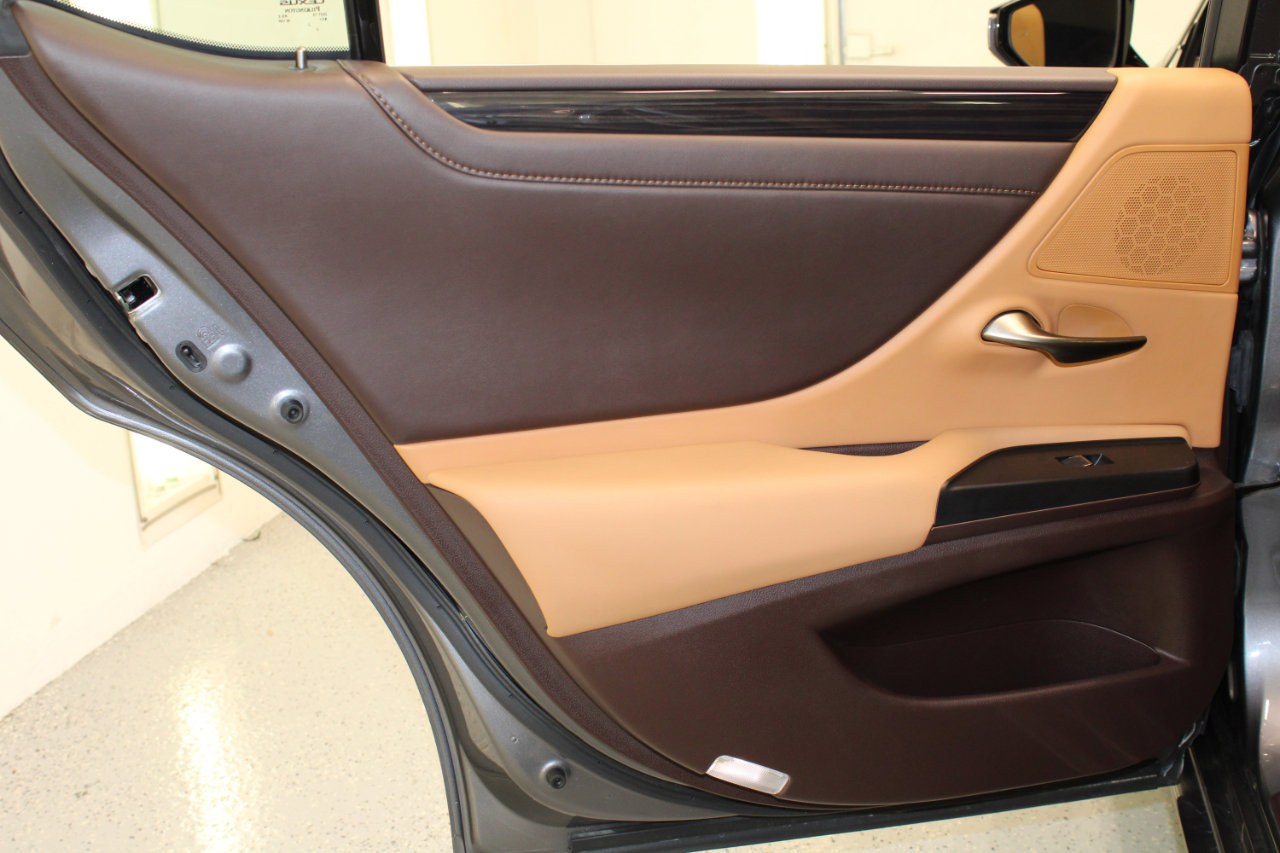 Used 2021 Lexus ES 300h w/ Premium Package image 40