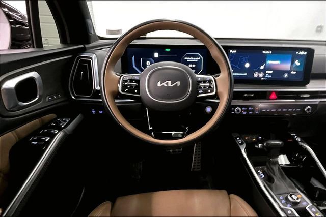 Used 2025 Kia Sorento SX Prestige w/ Olive Brown Leather Package AWD/4WD image 6