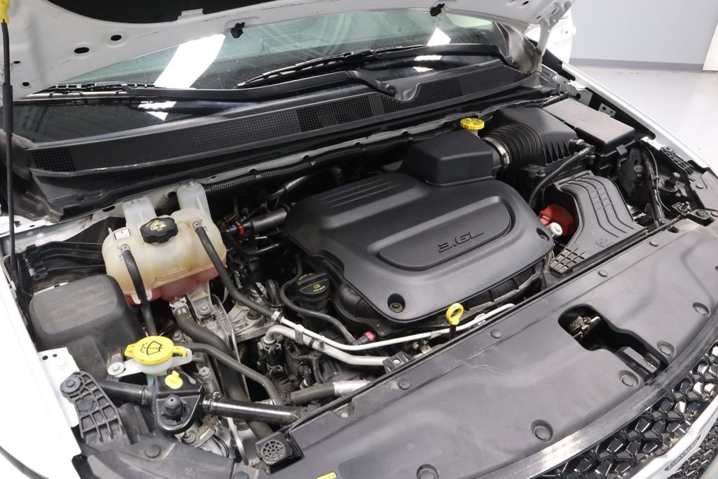 Used 2022 Chrysler Pacifica Touring-L image 14