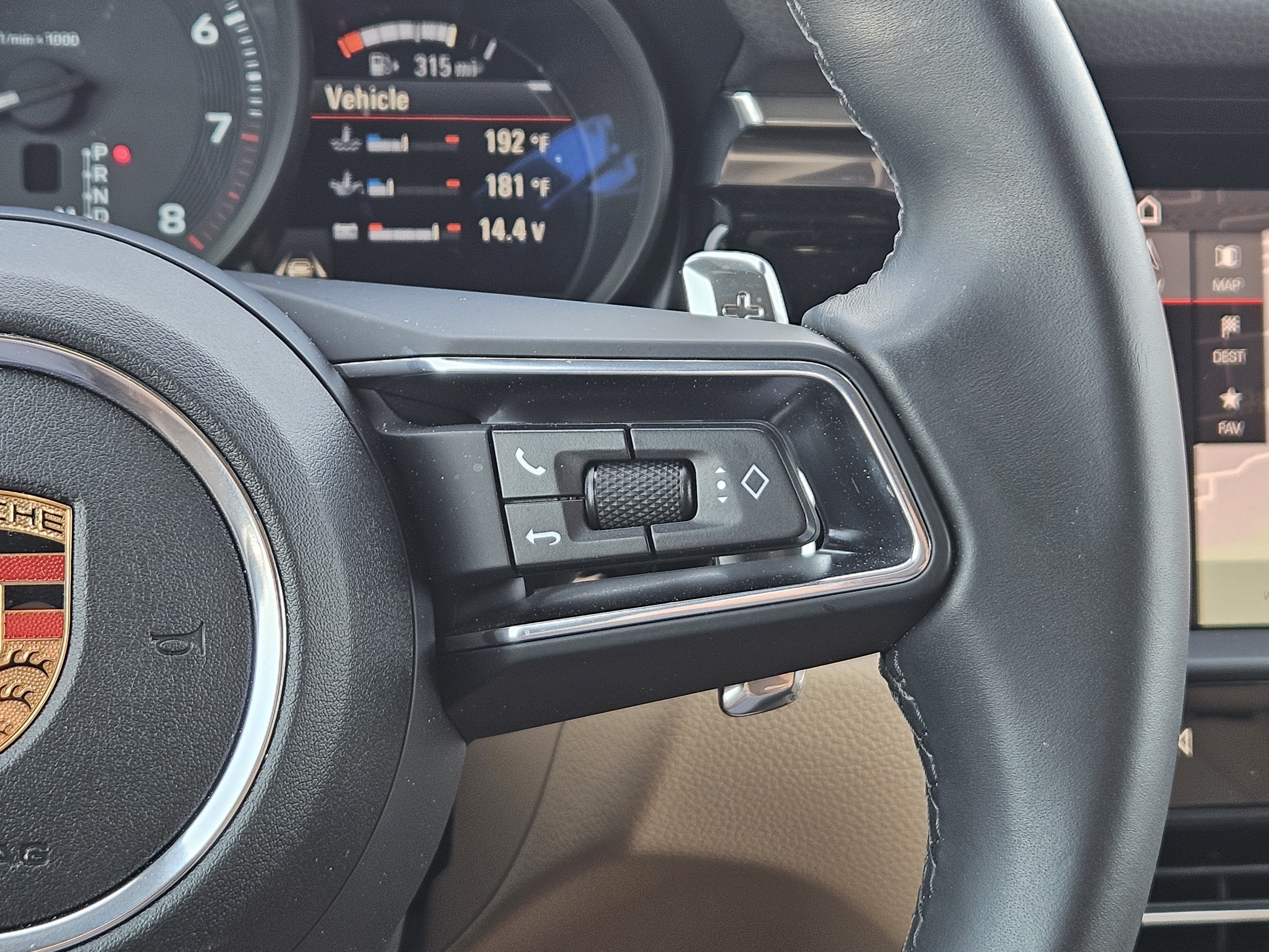 Certified 2026 Porsche Macan AWD/4WD image 27
