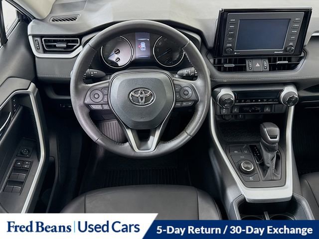 Used 2022 Toyota RAV4 XLE Premium image 23