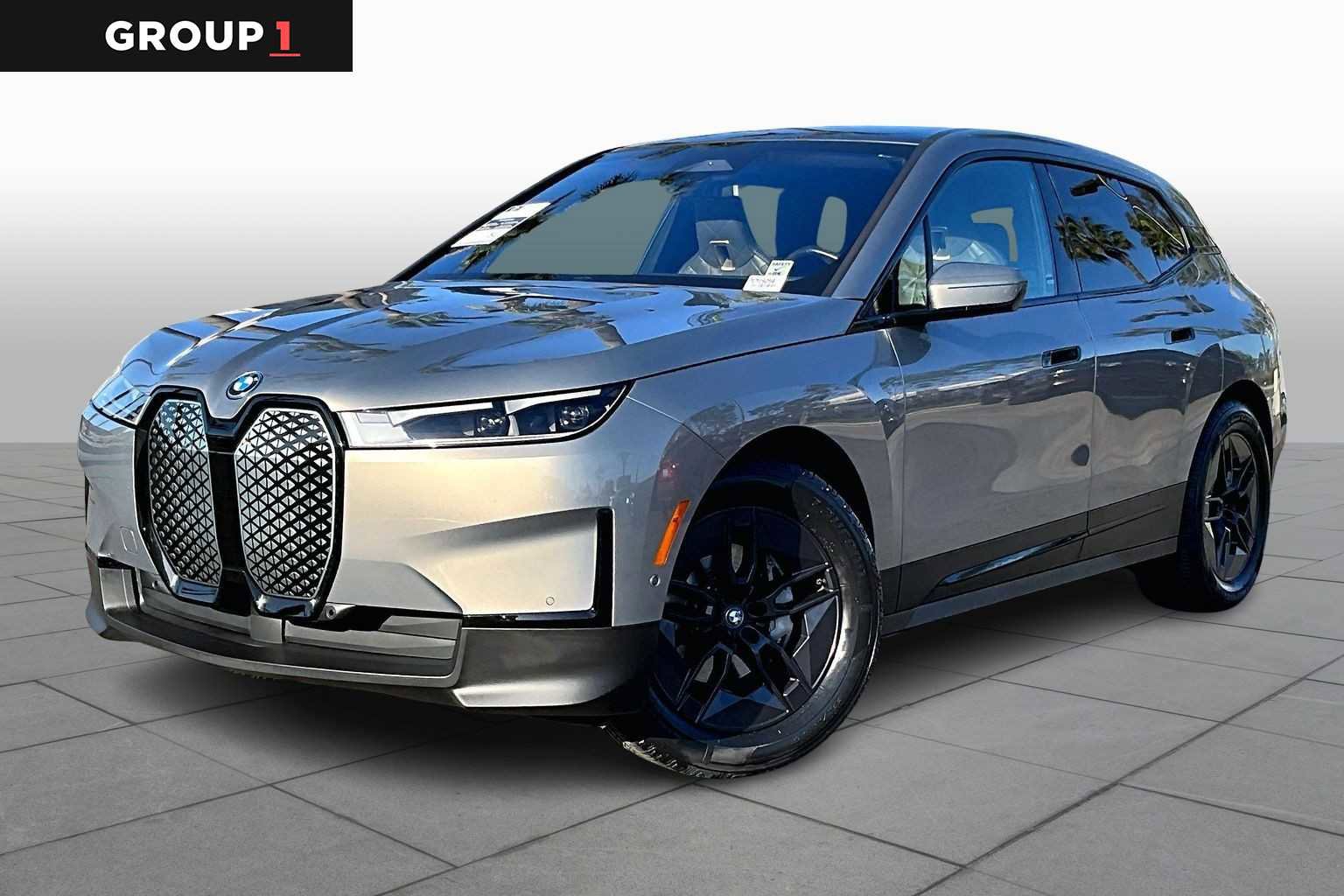 Used 2023 BMW iX xDrive50 video 1