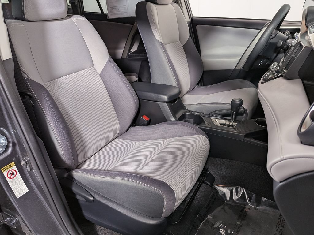 Used 2014 Toyota RAV4 XLE AWD/4WD image 22