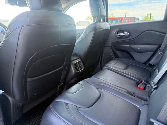 Used 2014 Jeep Cherokee Trailhawk w/ Technology Group AWD/4WD image 16