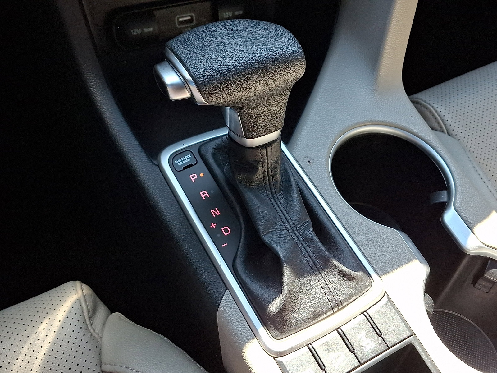 Used 2022 Kia Sportage Nightfall Edition image 16