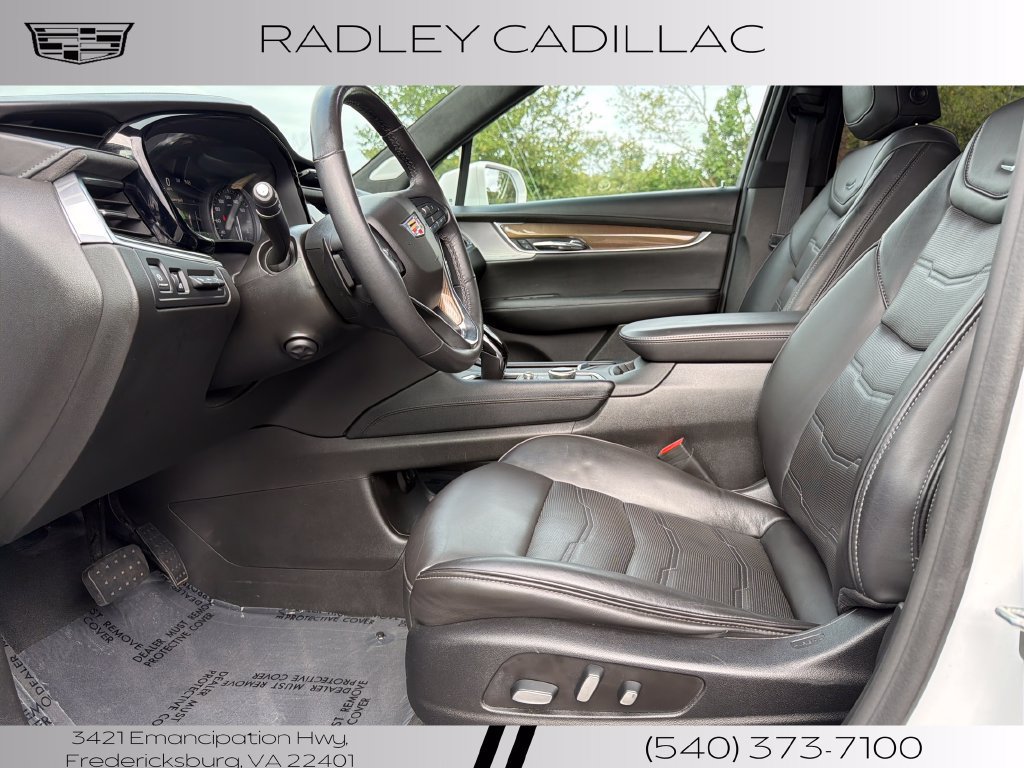 Used 2020 Cadillac XT6 Premium Luxury w/ Platinum Package AWD/4WD image 3