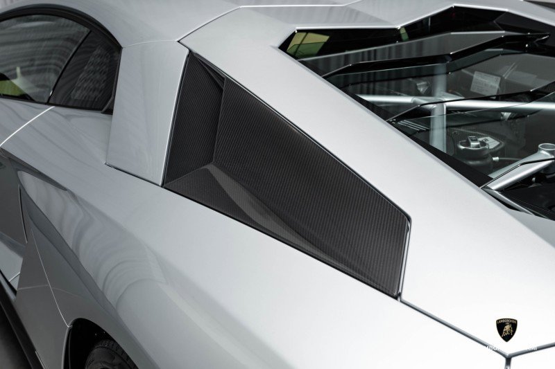 Used 2018 Lamborghini Aventador S image 28