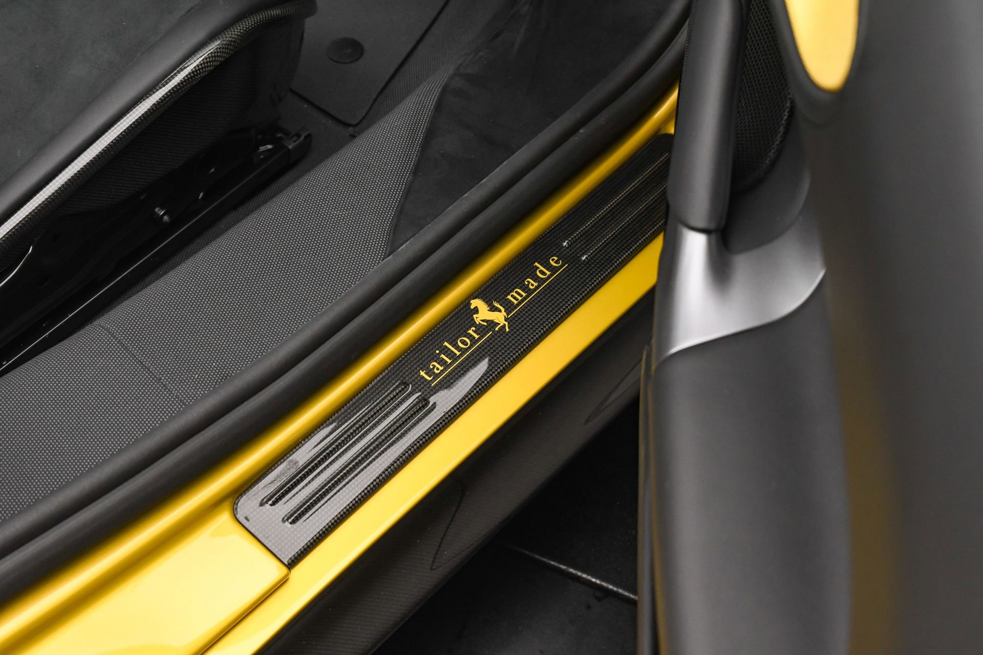 Used 2022 Ferrari SF90 Spider image 51