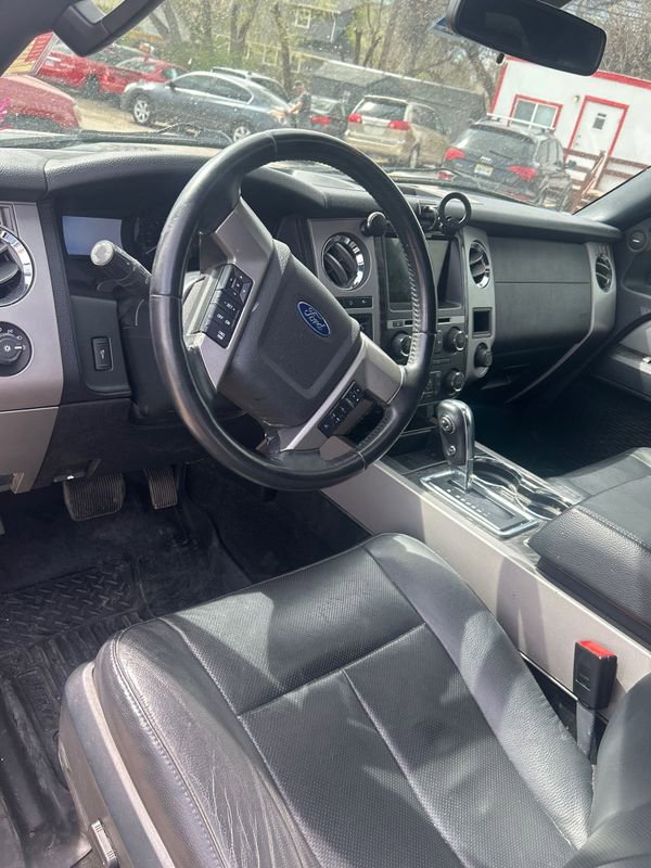 Used 2017 Ford Expedition EL Limited w/ Equipment Group 301A image 2