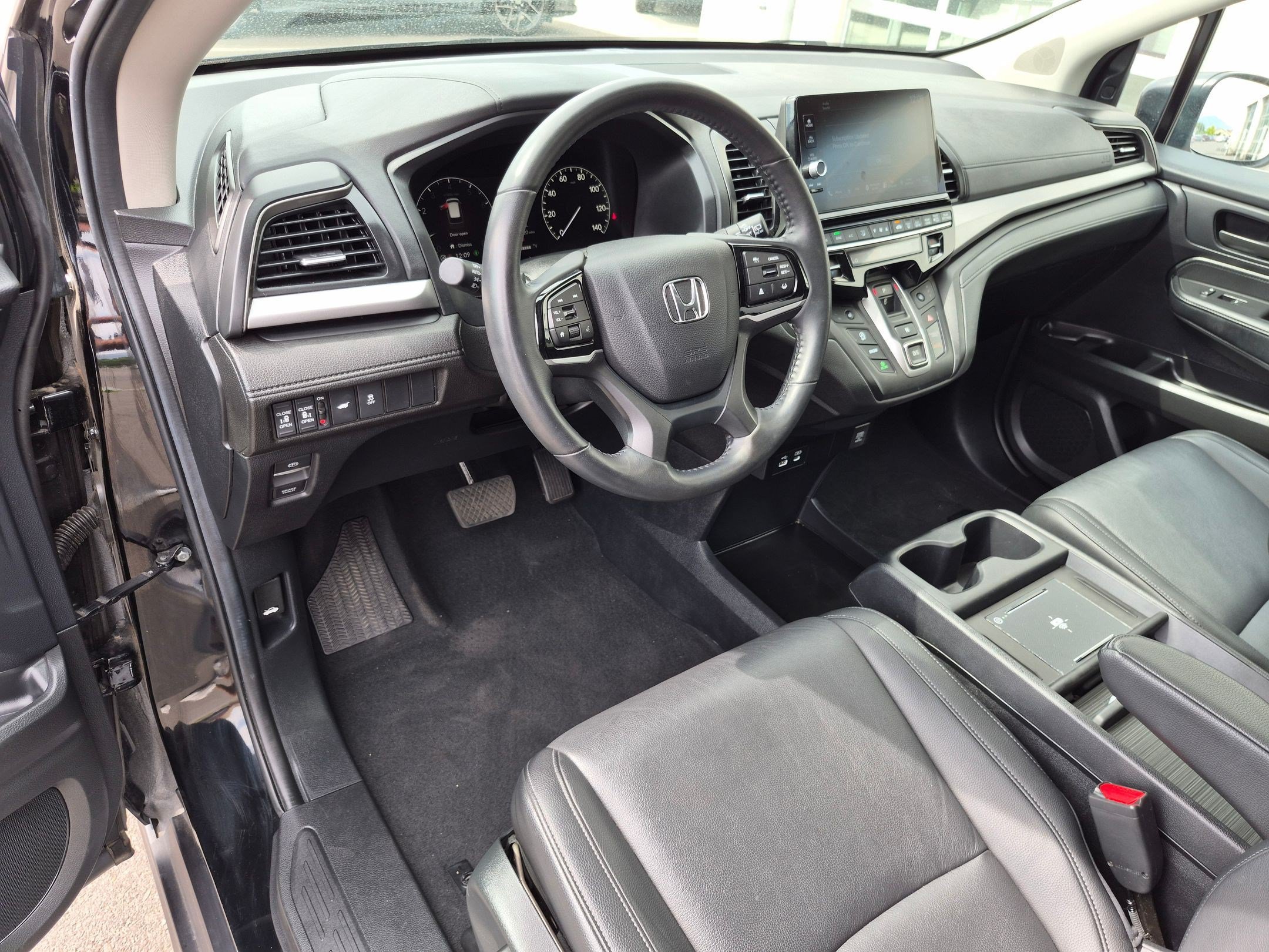 Used 2025 Honda Odyssey EX-L image 16