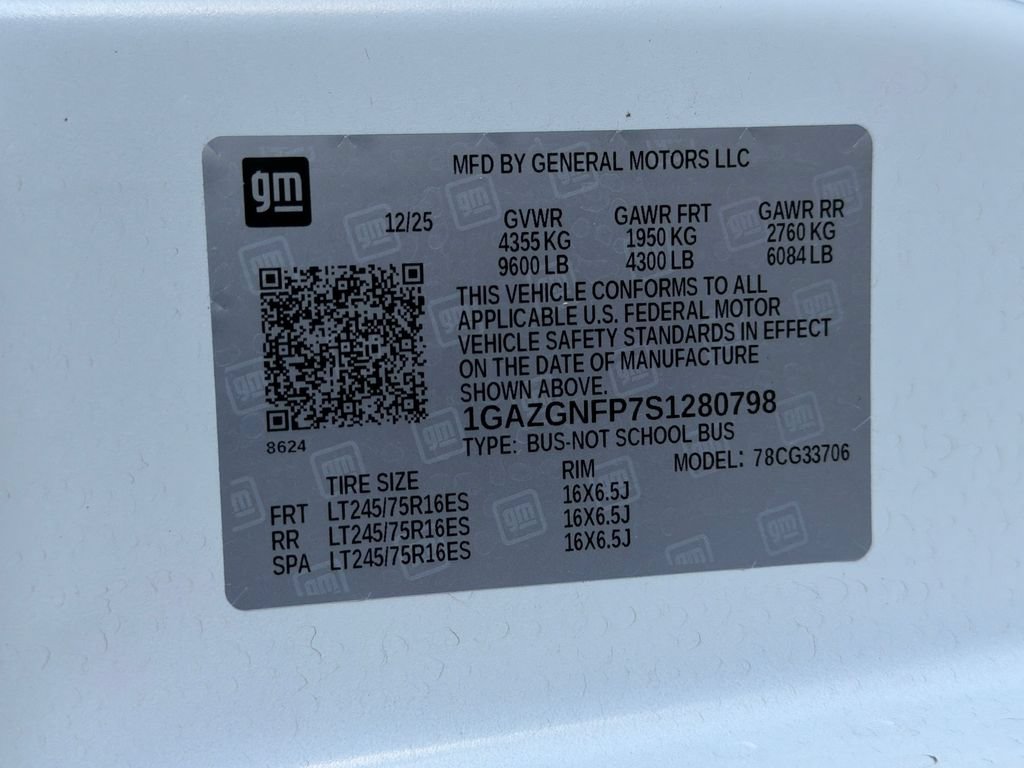 Used 2025 Chevrolet Express 3500 LS RWD image 34