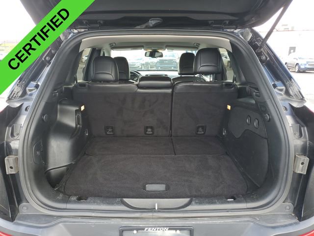 Used 2017 Jeep Cherokee Trailhawk w/ Comfort & Convenience Group AWD/4WD image 26
