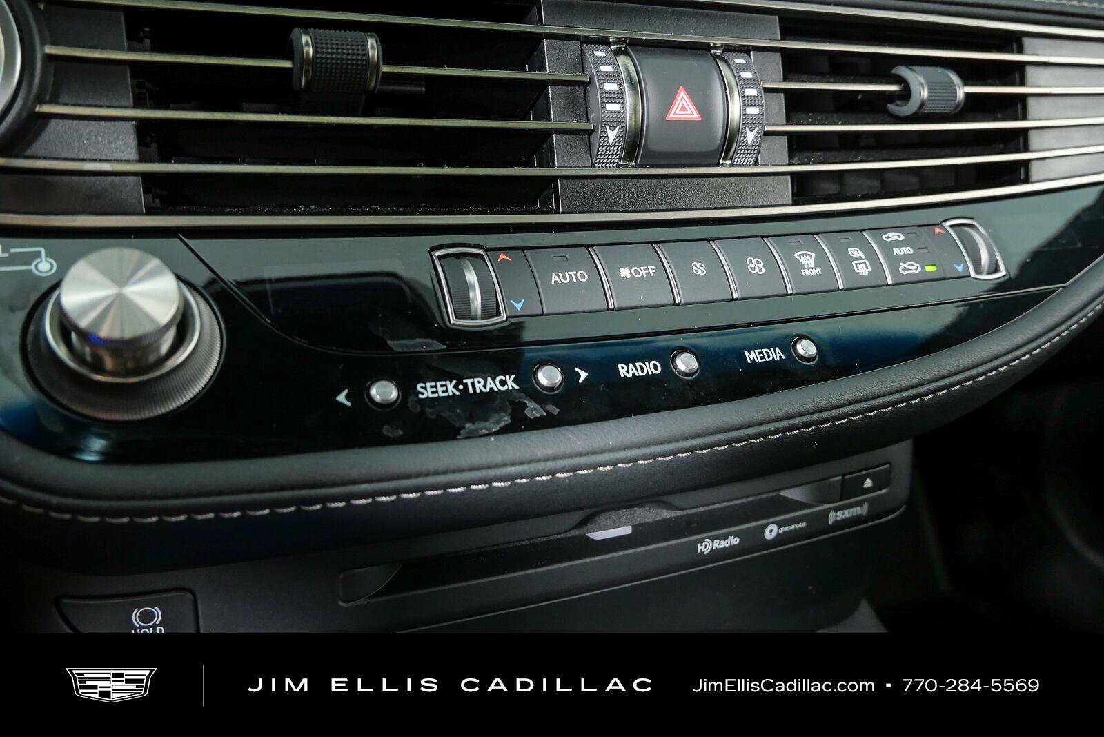 Used 2021 Lexus LS 500 w/ Accessory Package (Z1) RWD image 16