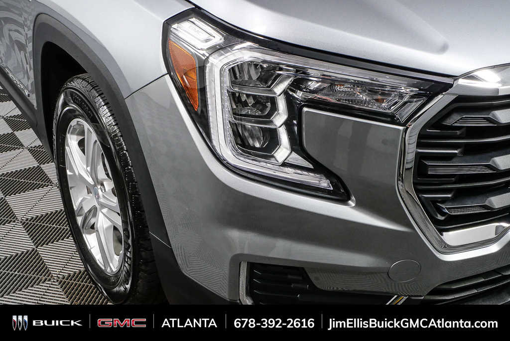 Used 2024 GMC Terrain SLE w/ Driver Convenience Package FWD image 35